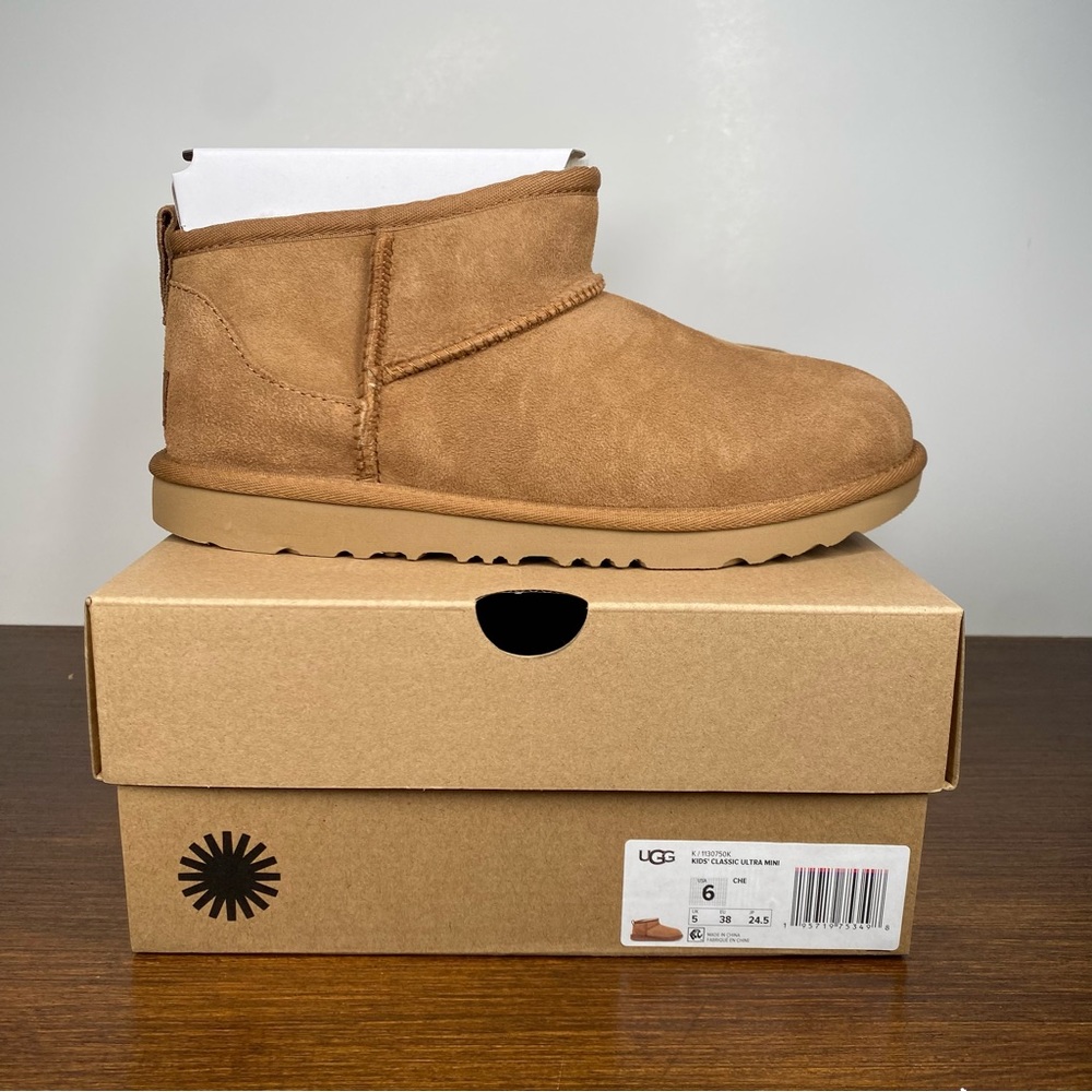 New Ugg Classic Ultra Mini Chestnut Brown Ankle Boots Kids 6 / Womens 7.5